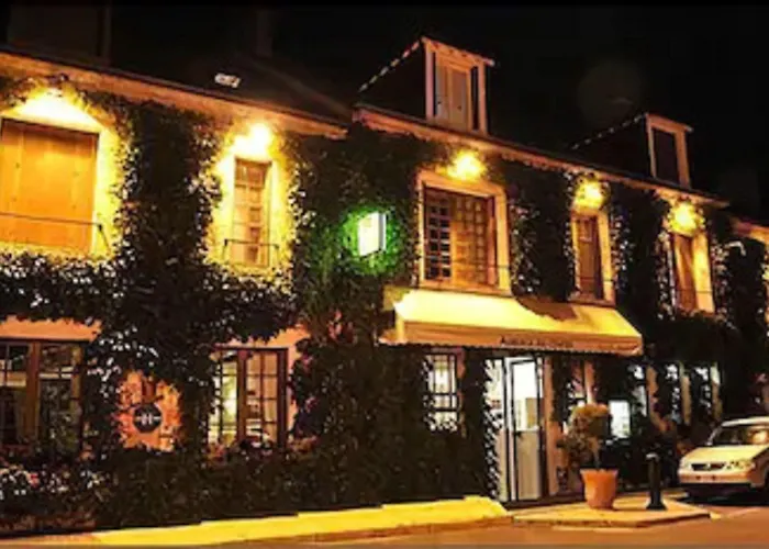 Logis Hotel Auberge Du Centre Chateaux De La Loire